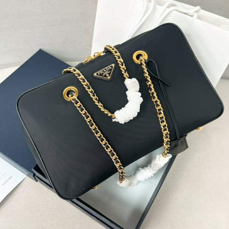 Picture of Prada Handbags _SKUfw173057548fw